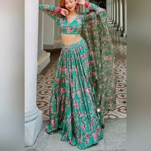 Drzya Falak Green Chooridar Sleeves Lehanga (Set Of 3)